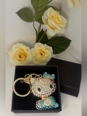 Hello Kitty Bag Keychain/Keychain Pink/Clear Rhinestone  Includes Gift Box. NEW
